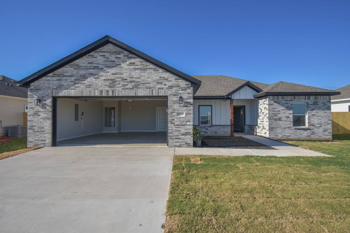 House for rent at 3833 Skylane Ave, Corsicana, TX 75110