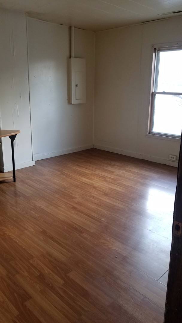 Apartment for rent at 1115 E High St, Jefferson City, MO 65101