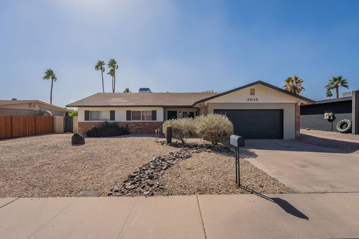 House for rent at 3015 E Dahlia Dr, Phoenix, AZ 85032