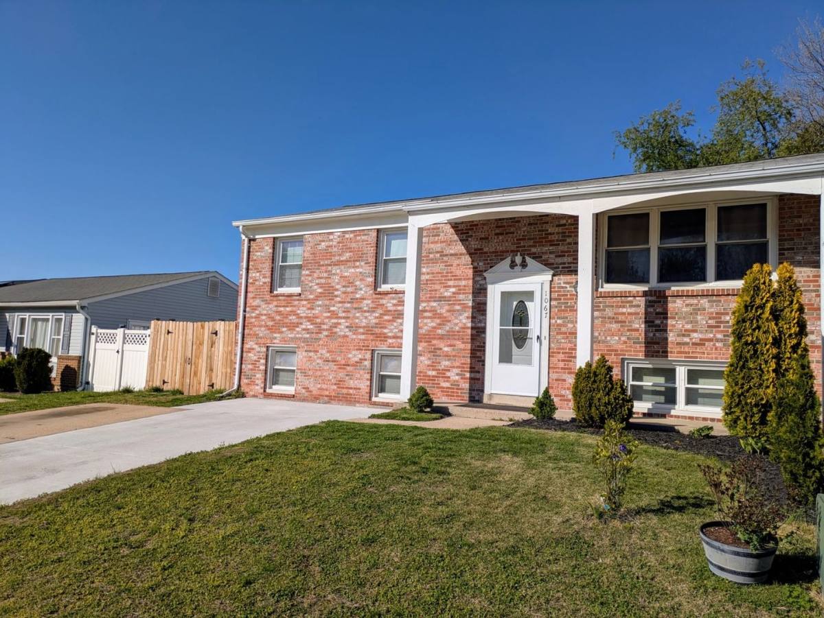 Townhouse for rent at 1067 Vena Lane, Pasadena, MD 21122