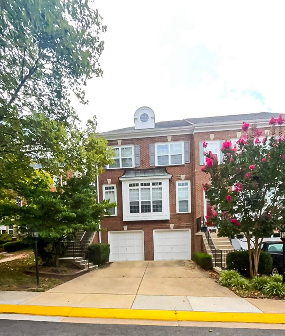 Townhouse for rent at 1997 Logan Manor Dr, Reston, VA 20190