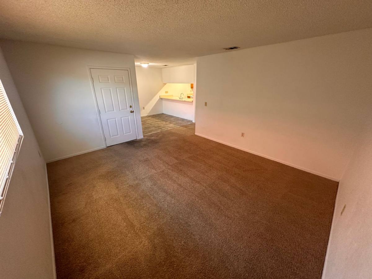 Apartment for rent at 214 Stadium Rd, Madera, CA 93637