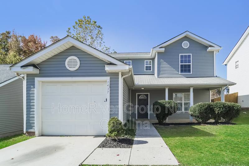 House for rent at 1437 Crandon Dr, Charlotte, NC 28216