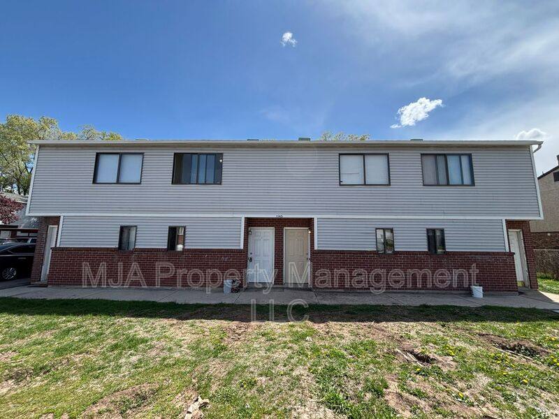 Townhouse for rent at 1145 W 1600 N, Layton, UT 84041