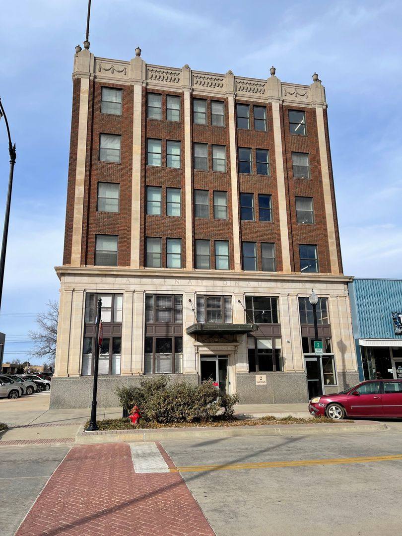 Apartment for rent at 101 E Main St, Shawnee, OK 74801