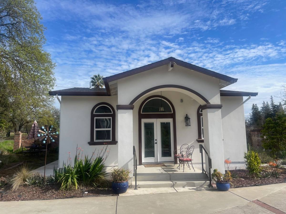 House for rent at 4615 Fair Oaks Blvd, Sacramento, CA 95864