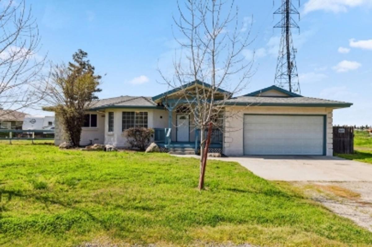 House for rent at 6205 N Locan Ave, Clovis, CA 93619