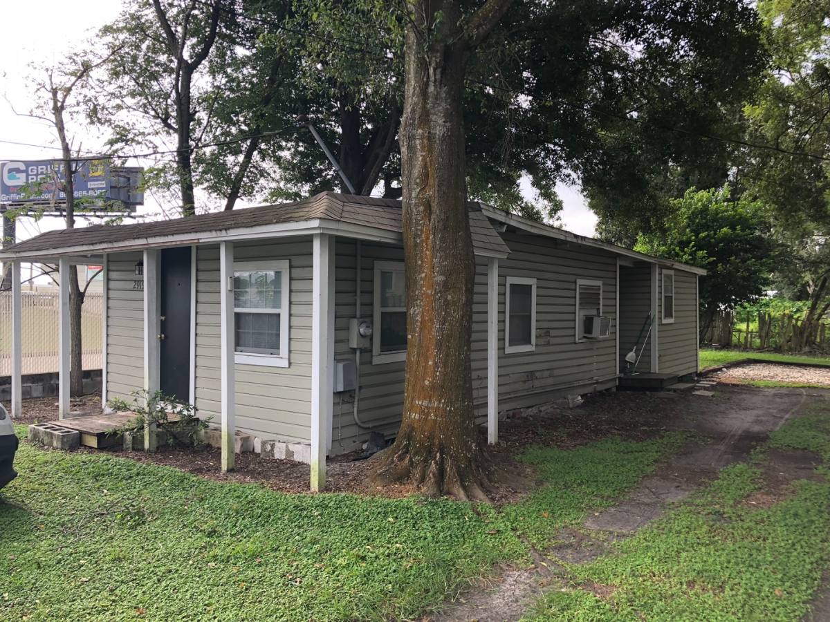 Apartment for rent at 2915 2919 Winter Lake Rd, Lakeland, FL 33803