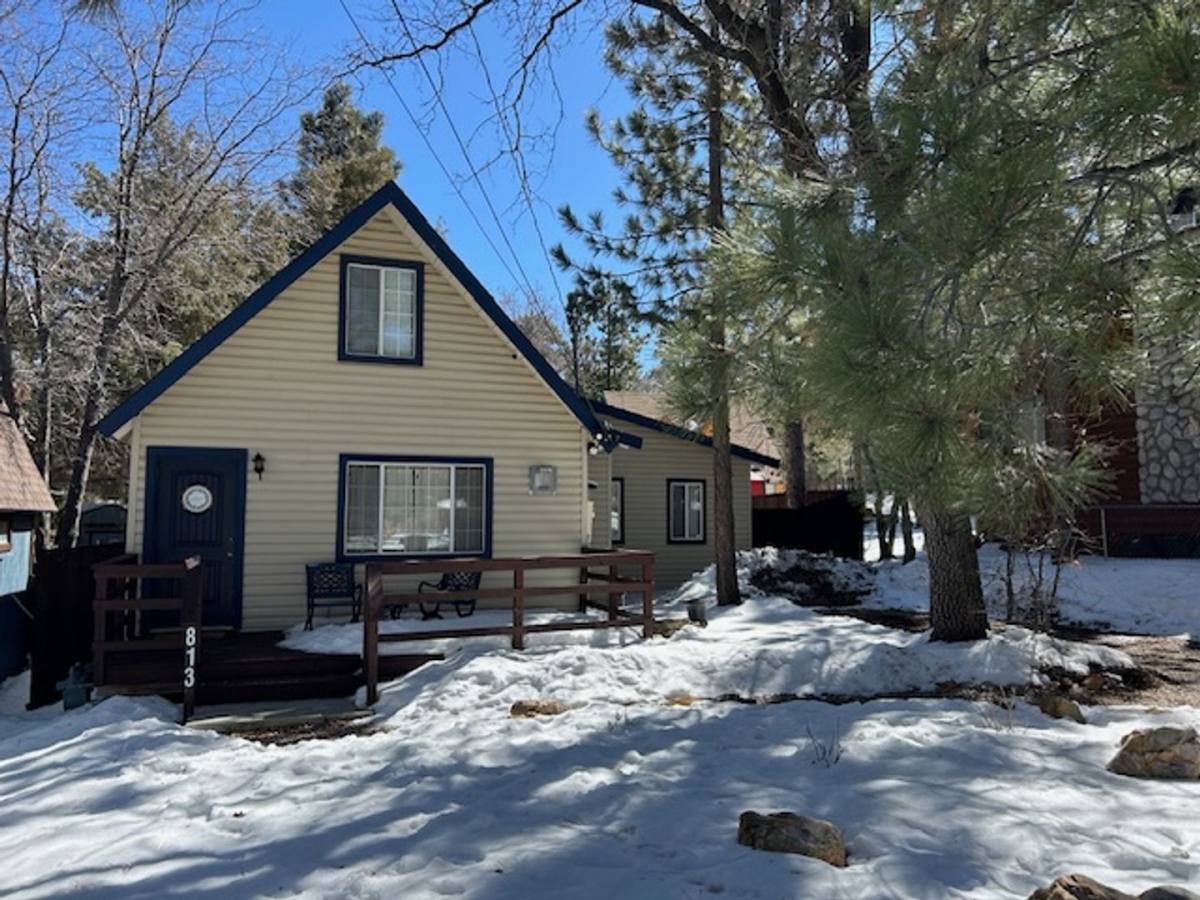 House for rent at 813 Riverside Ave, Sugarloaf, CA 92386