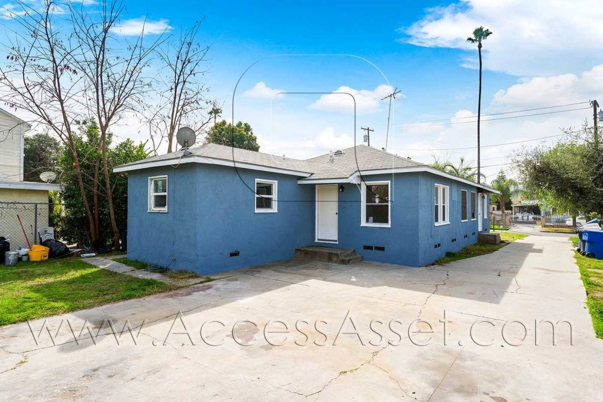 Apartment for rent at 2737 Iris St, Riverside, CA 92507
