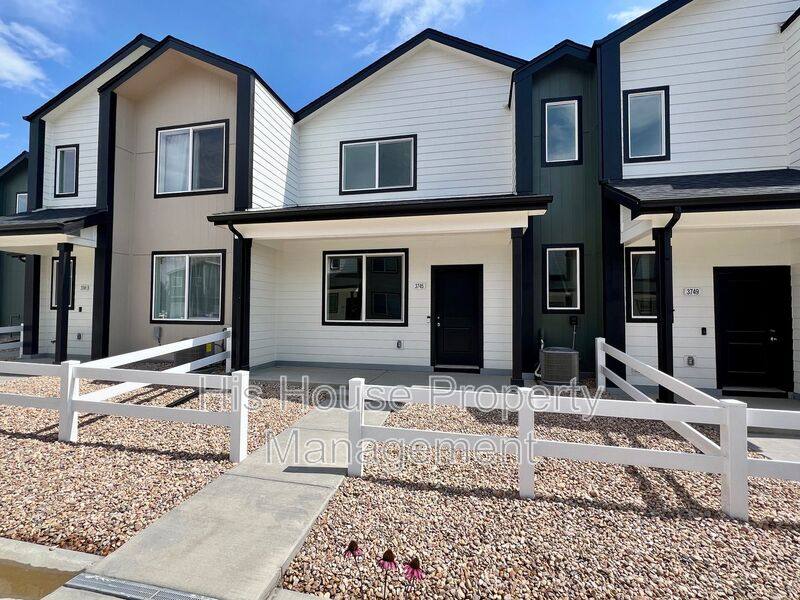 Townhouse for rent at 3913 Stove St, Evans, CO 80620