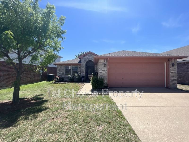 House for rent at 5432 Beaver Ridge Dr, Fort Worth, TX 76137
