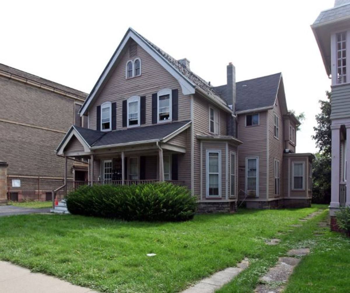Apartment for rent at 196 N Goodman St, Rochester, NY 14607
