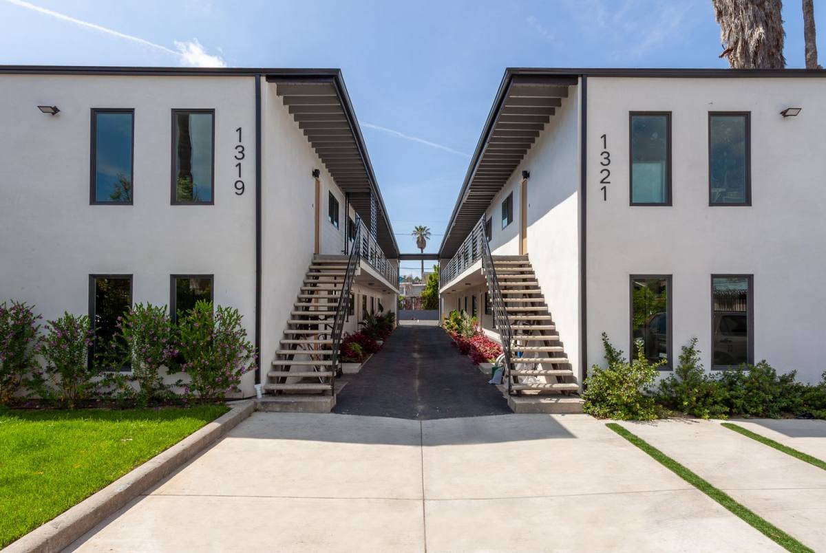 Apartment for rent at 1319 S St Andrews Place, Los Angeles, CA 90019
