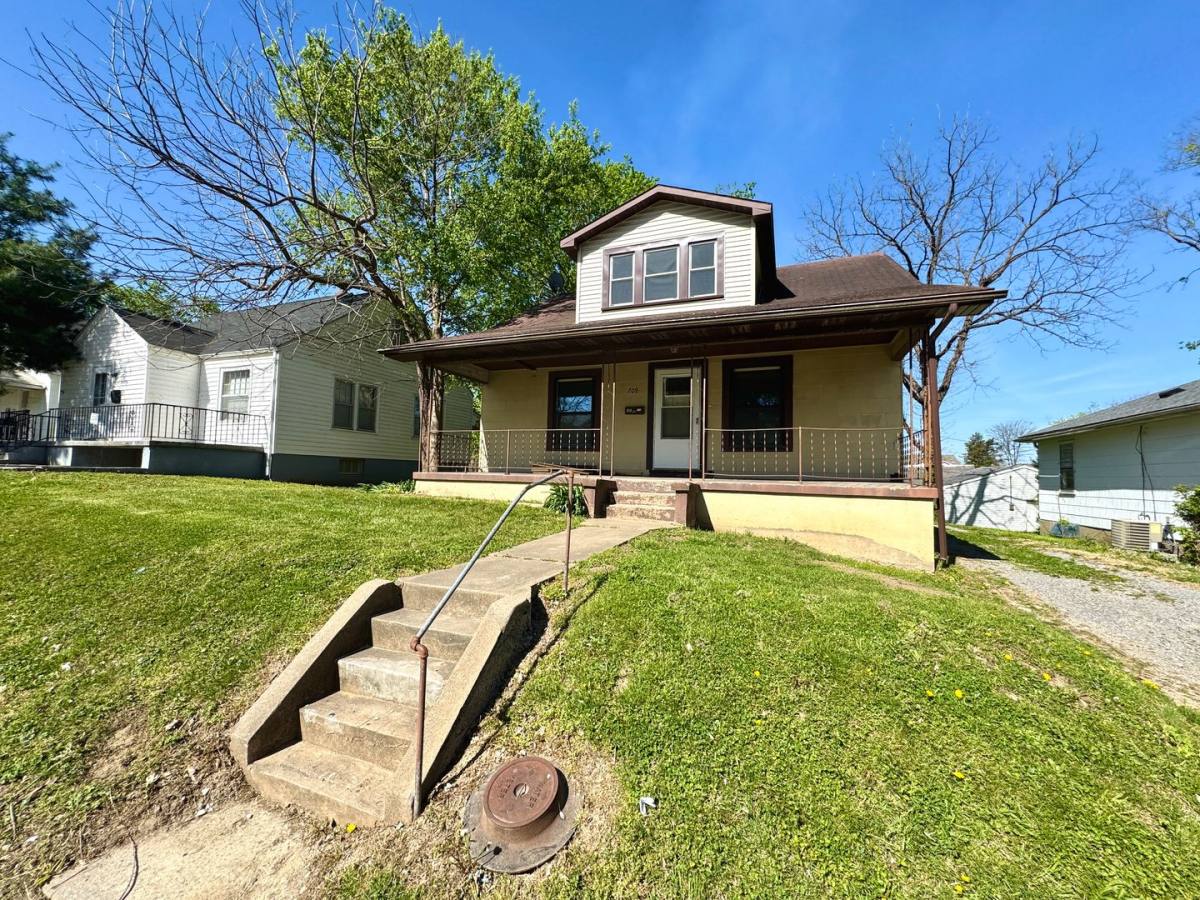 House for rent at 709 S Pacific, Cape Girardeau, MO 63703
