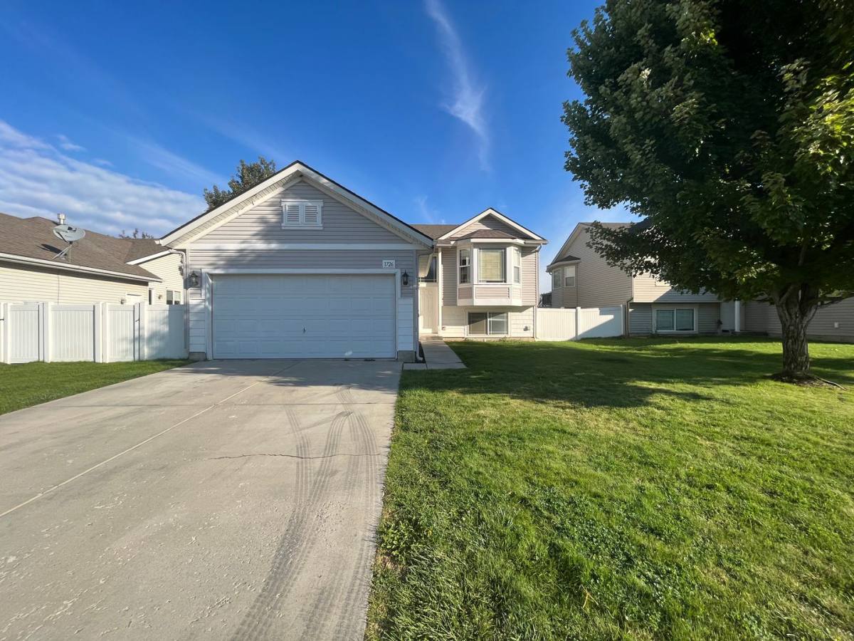 House for rent at 1726 W Rain Lane, Spokane, WA 99208