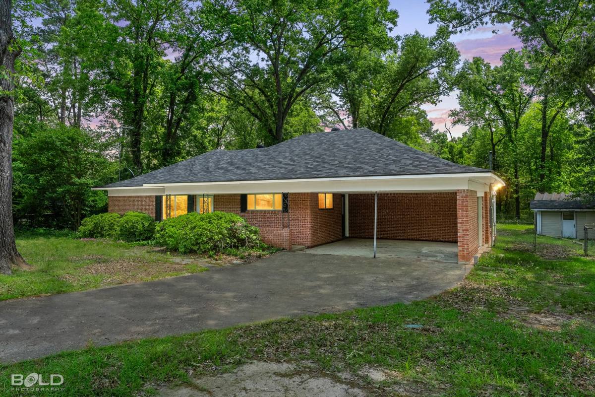 House for rent at 6119 Bradford Dr, Shreveport, LA 71129