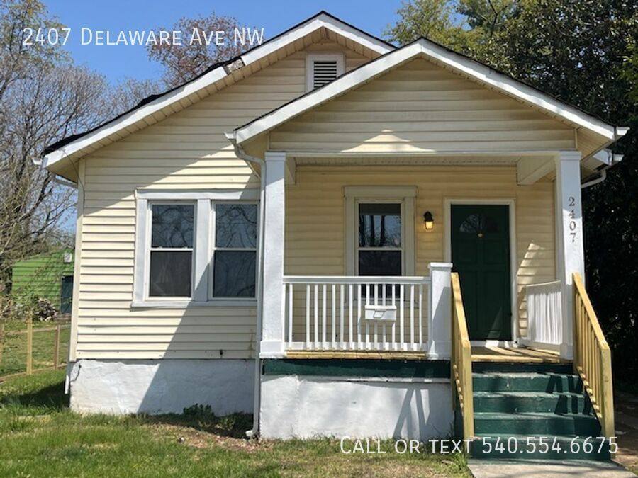 House for rent at 2407 Delaware Ave NW, Roanoke, VA 24017