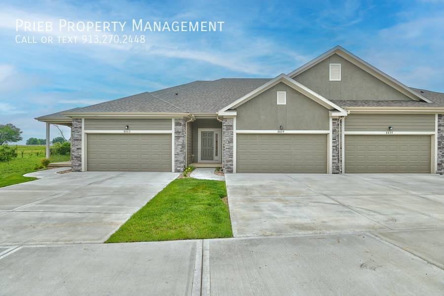 Townhouse for rent at 8805 Findley St - Exterior #BUILDING 15, Lenexa, KS 66227