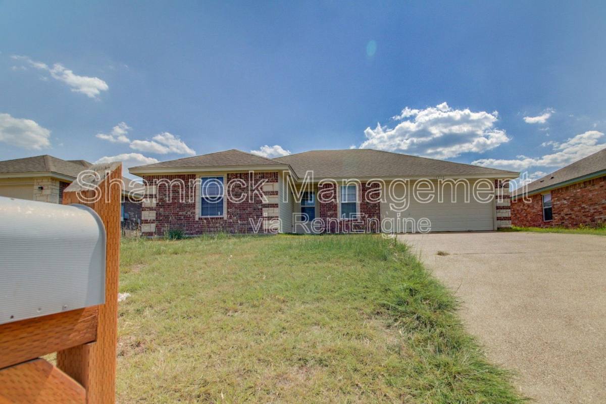 House for rent at 10525 Granada Dr, Waco, TX 76708