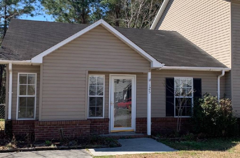 Townhouse for rent at 125 Mesa Lane, Jacksonville, NC 28546