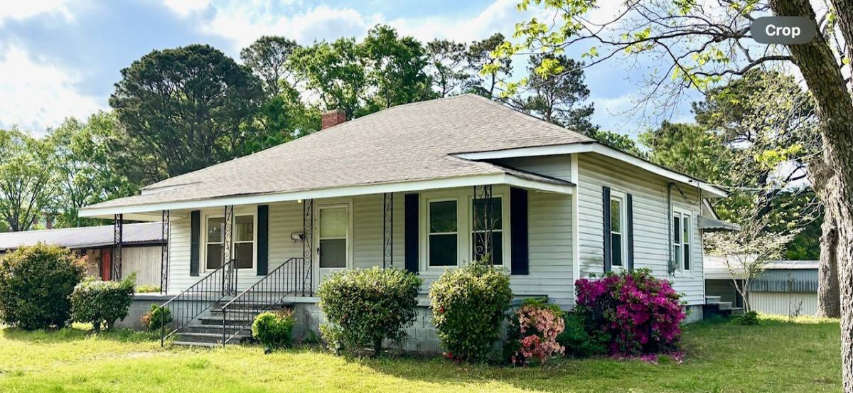 House for rent at 1615 1st St, Newberry, SC 29108