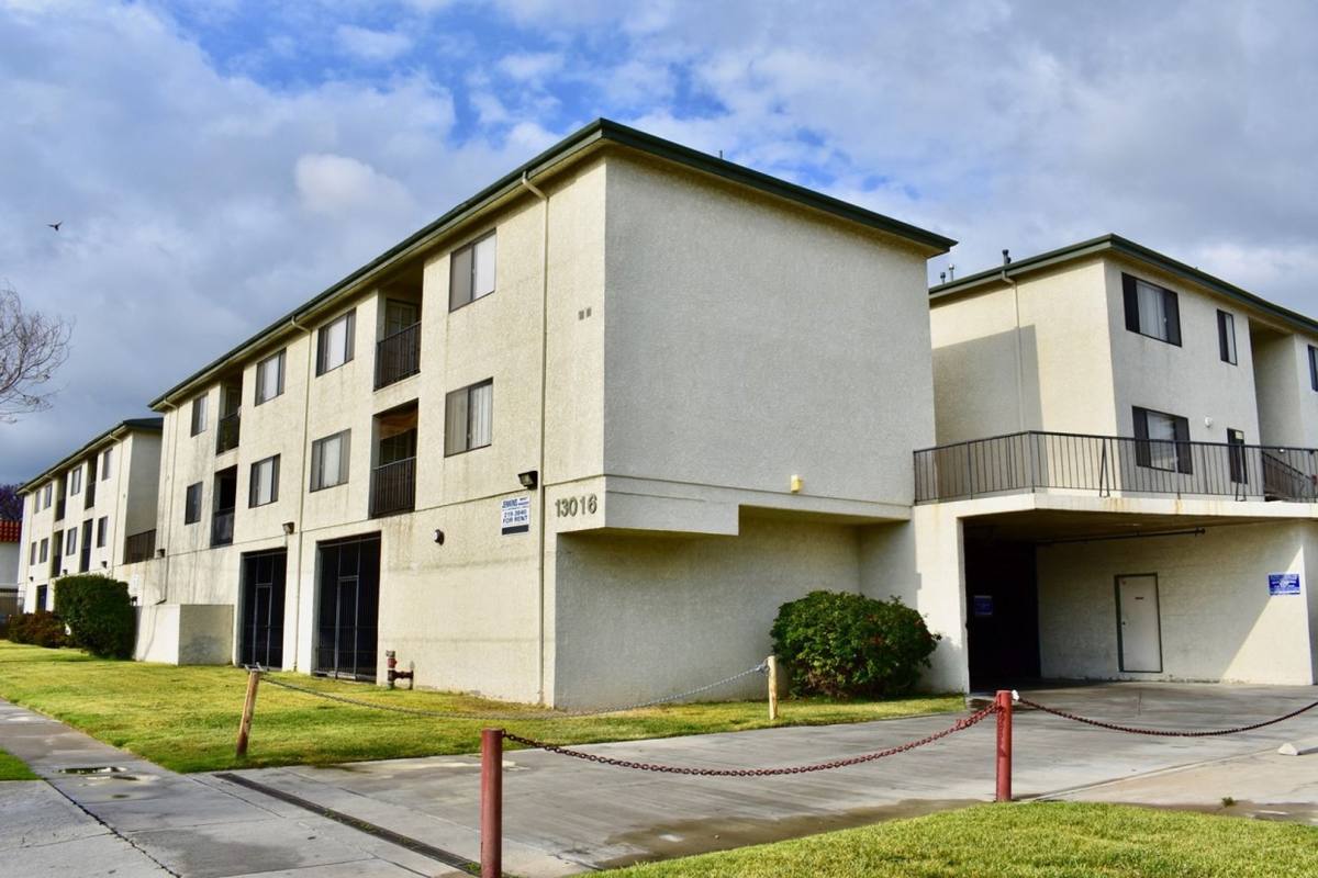 Apartment for rent at 13016 Roselle Ave, Hawthorne, CA 90250