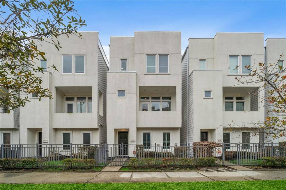 House for rent at 128 Pierce St, Houston, TX 77002