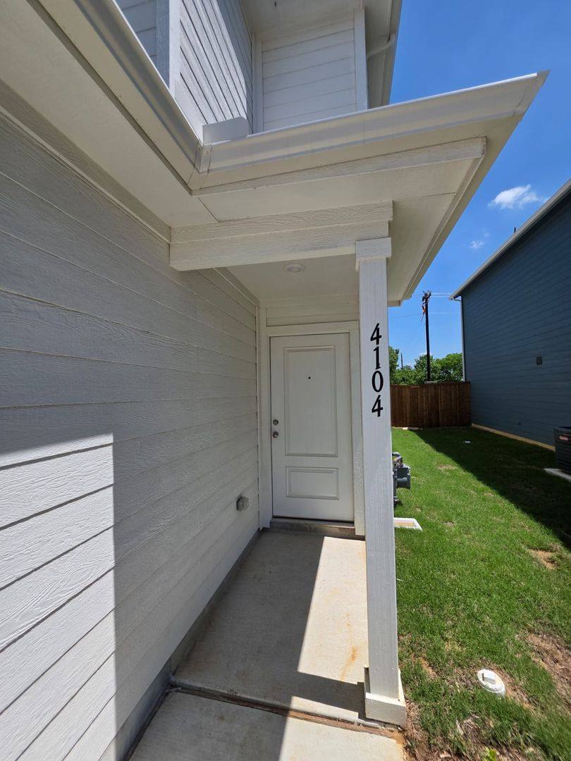 House for rent at 4104 Belmont Dr, Aubrey, TX 76227