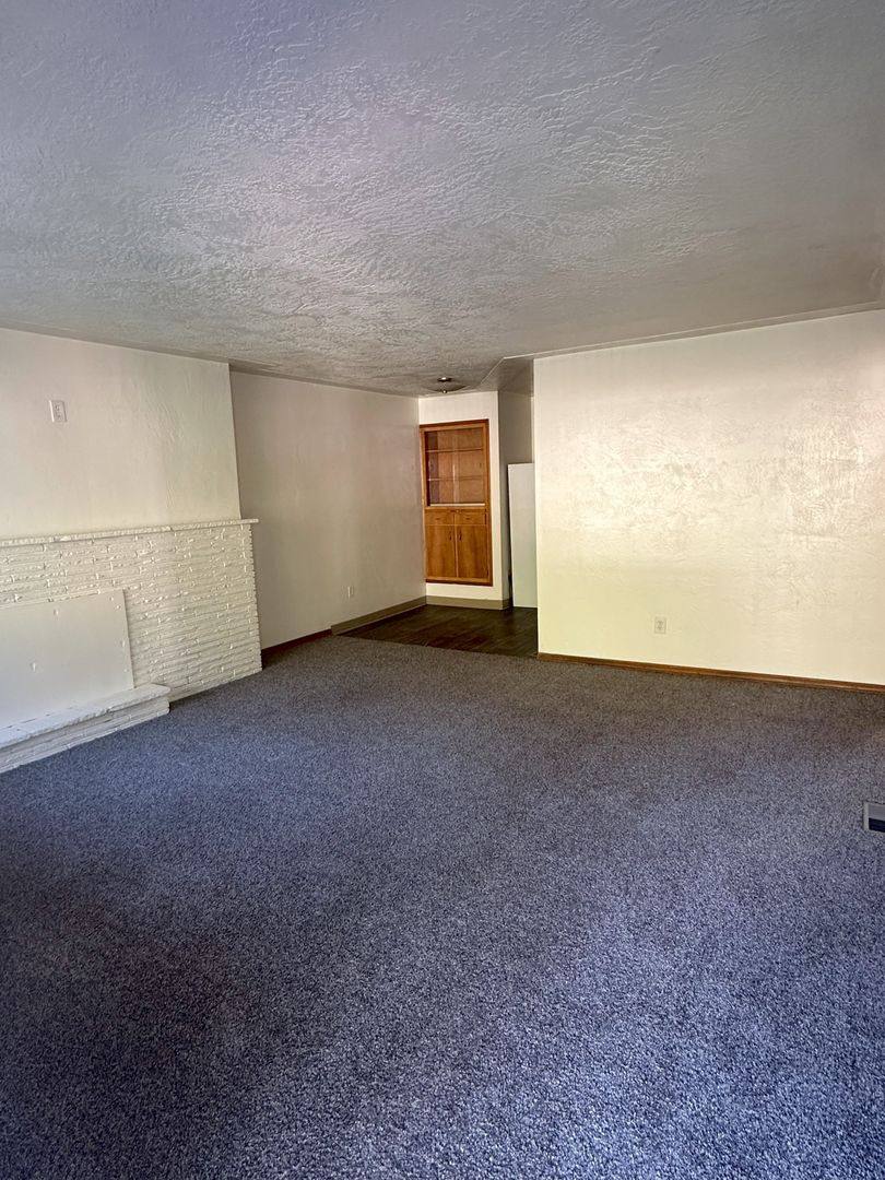 Apartment for rent at 132 Stoneway Dr NW, Salem, OR 97304