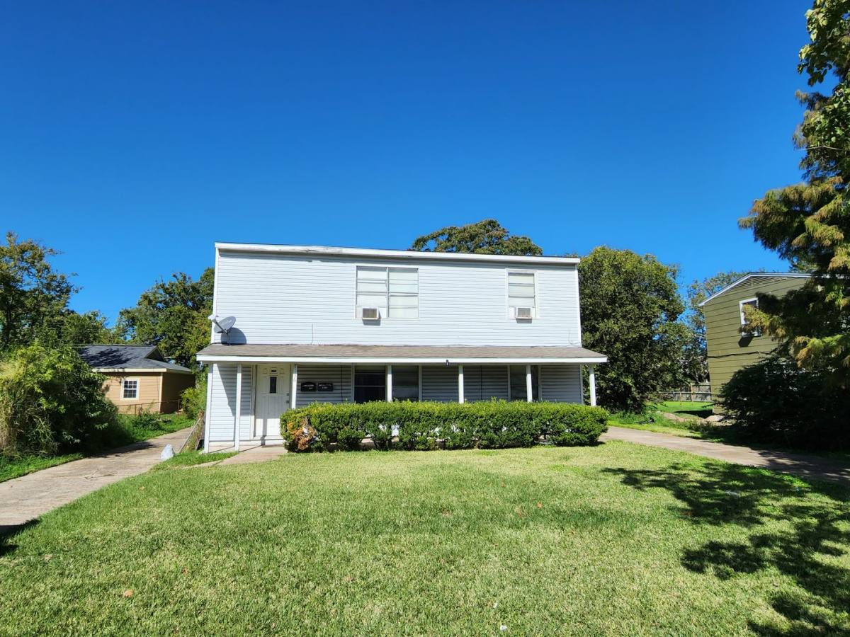 House for rent at 1136 5th Ave N, Texas City, TX 77590