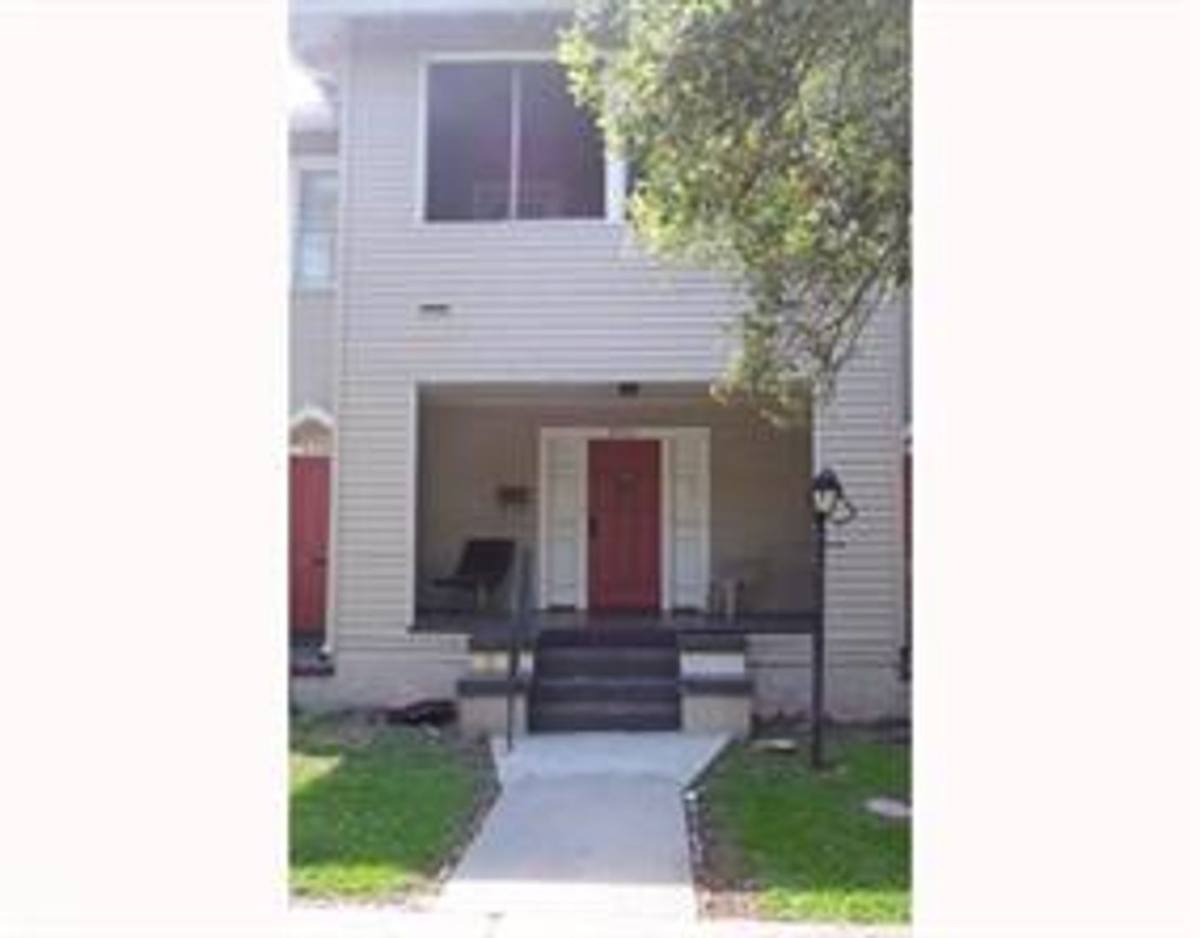 Apartment for rent at 2320-22-24 Nashville Ave, New Orleans, LA 70115