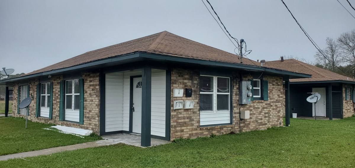 Apartment for rent at 615 Yvonne St, New Iberia, LA 70560