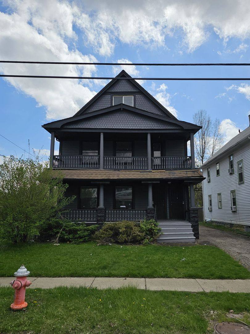 Apartment for rent at 11806 Parkview Ave, Cleveland, OH 44120