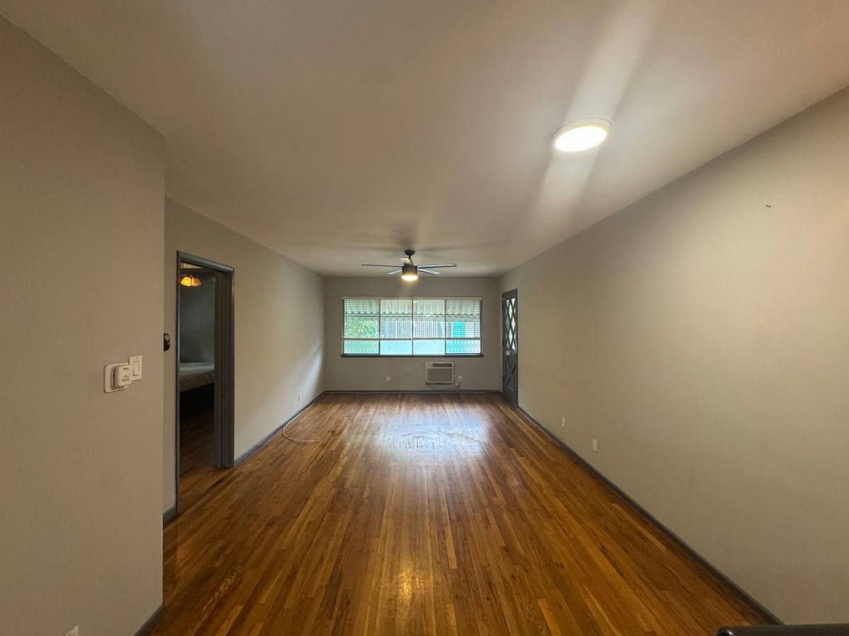 Apartment for rent at 12157 Chandler Blvd, Valley Village, CA 91607