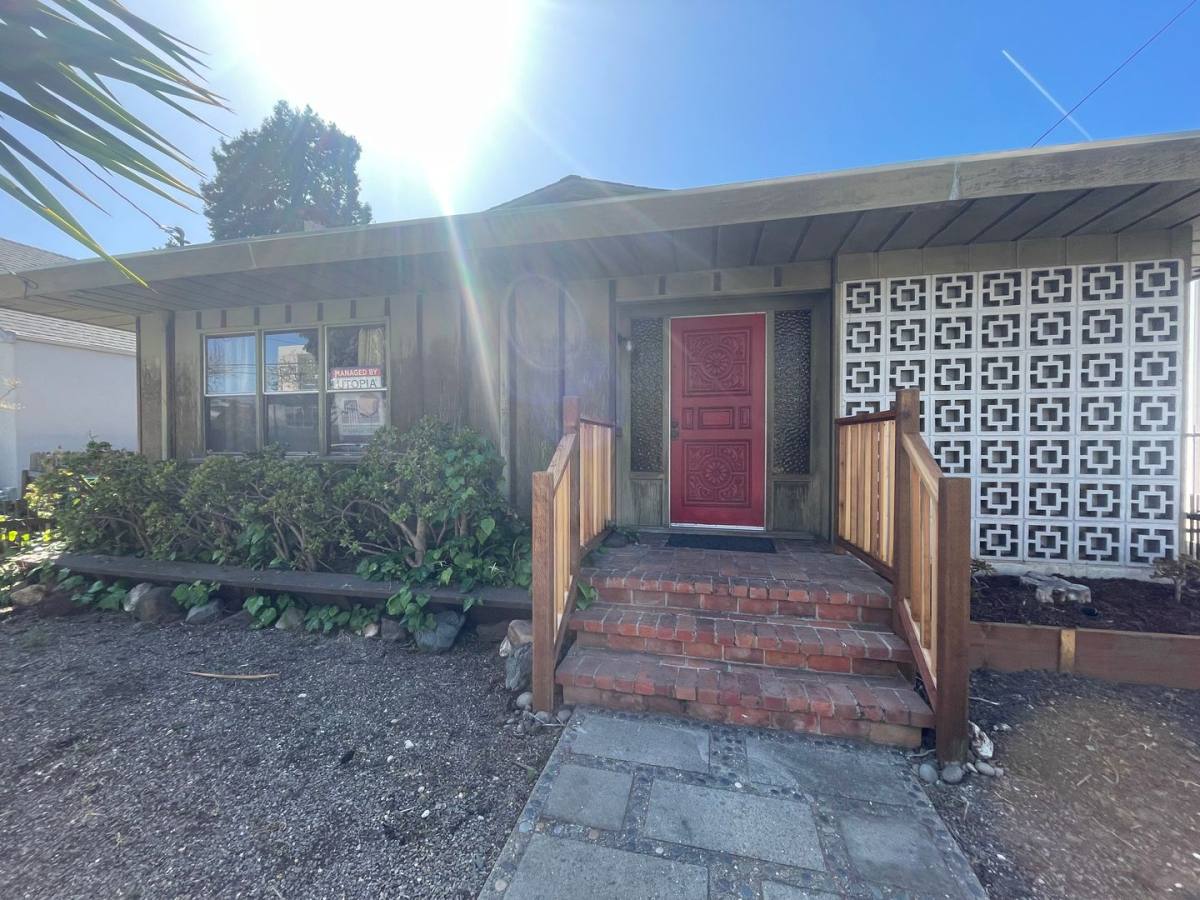 House for rent at 1006 Santa Fe Ave, Albany, CA 94706
