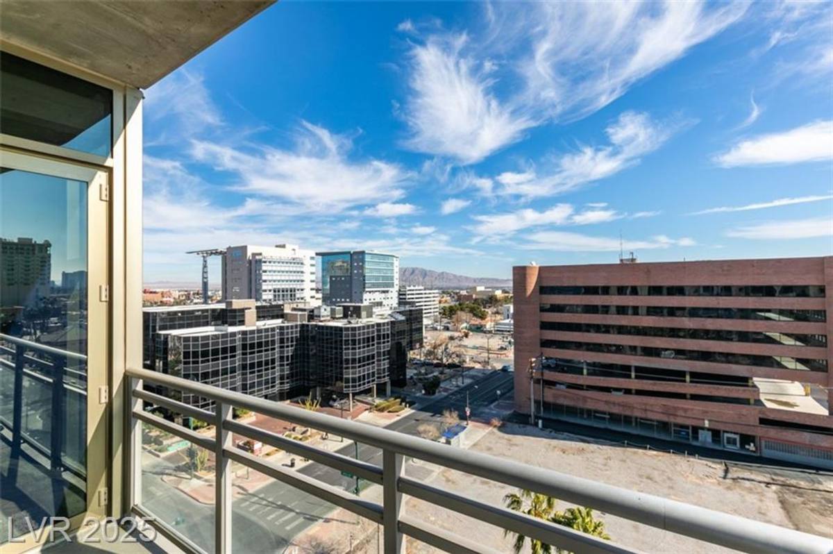 House for rent at 353 E Bonneville Ave #JUHL Highrise, Las Vegas, NV 89101