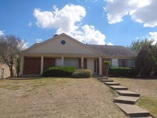 House for rent at 900 Eagle Dr, Desoto, TX 75115
