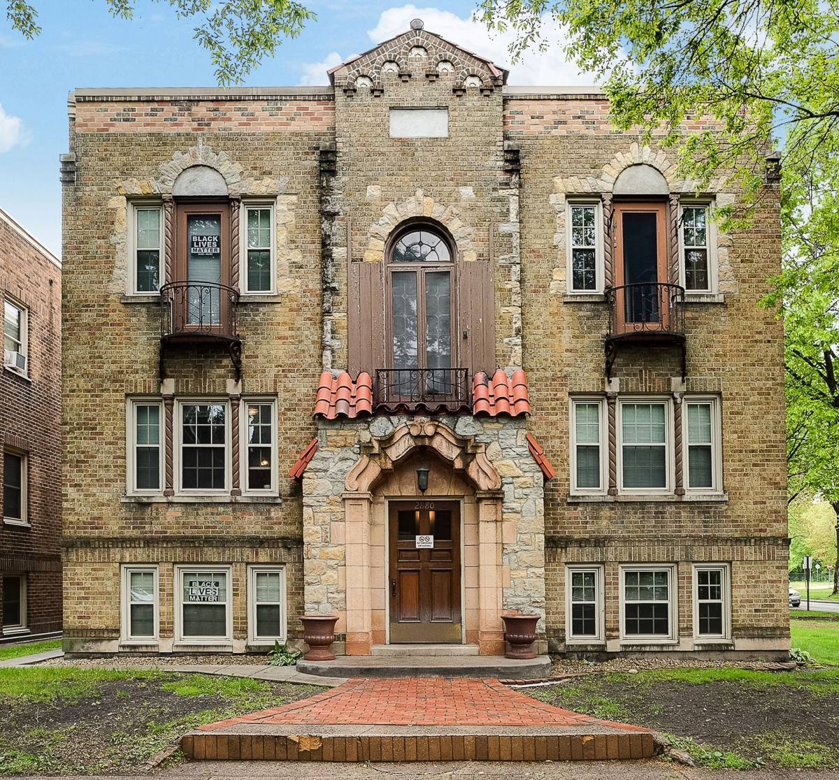 Apartment for rent at 2880 Irving Ave S, Minneapolis, MN 55408
