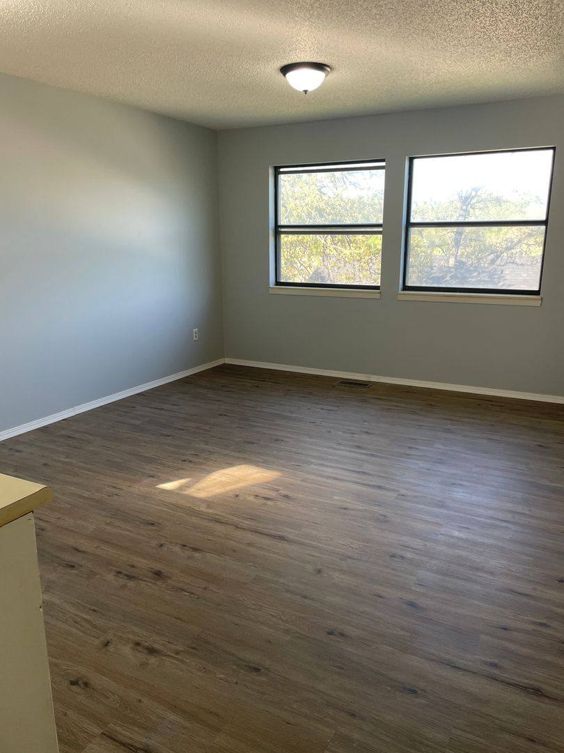 Apartment for rent at 2nd St, Hollister, MO 65672