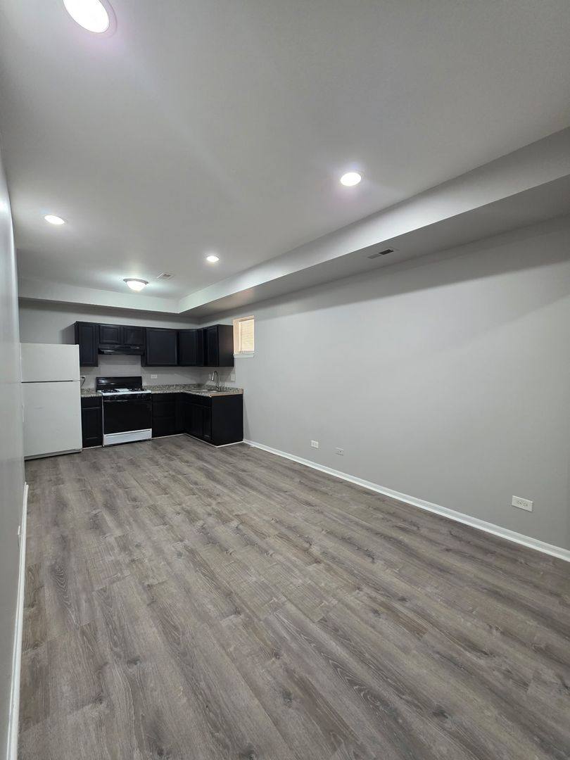 Apartment for rent at 4139 W Gladys Ave, Chicago, IL 60624