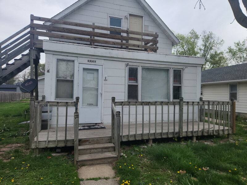 Apartment for rent at 2220 E Walnut St #1, Des Moines, IA 50317