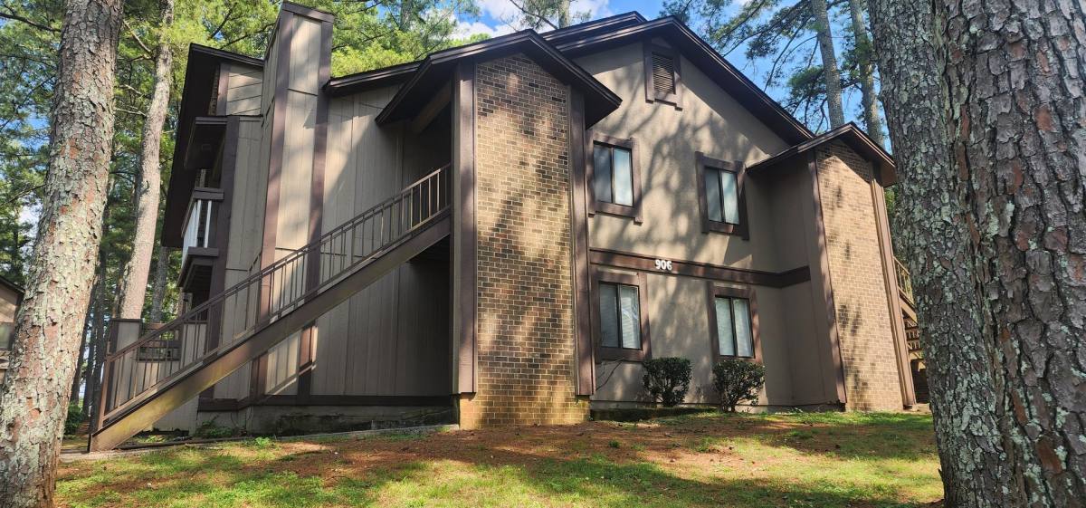 Apartment for rent at 906 Candlewood Dr NW, Huntsville, AL 35816