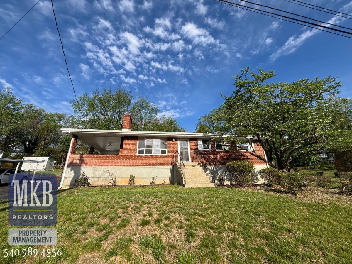 House for rent at 3435 Troxell Rd SE, Roanoke, VA 24015