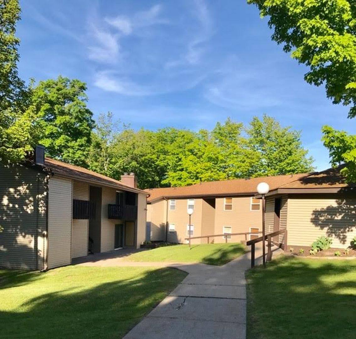 Apartment for rent at 1000-1142 Northland Dr, Marquette, MI 49855