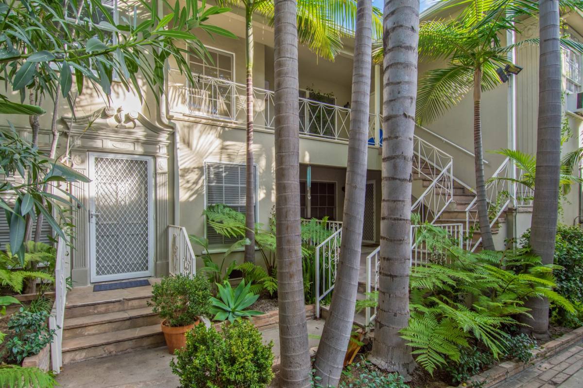 Apartment for rent at 8563-8569 Holloway Dr, West Hollywood, CA 90069