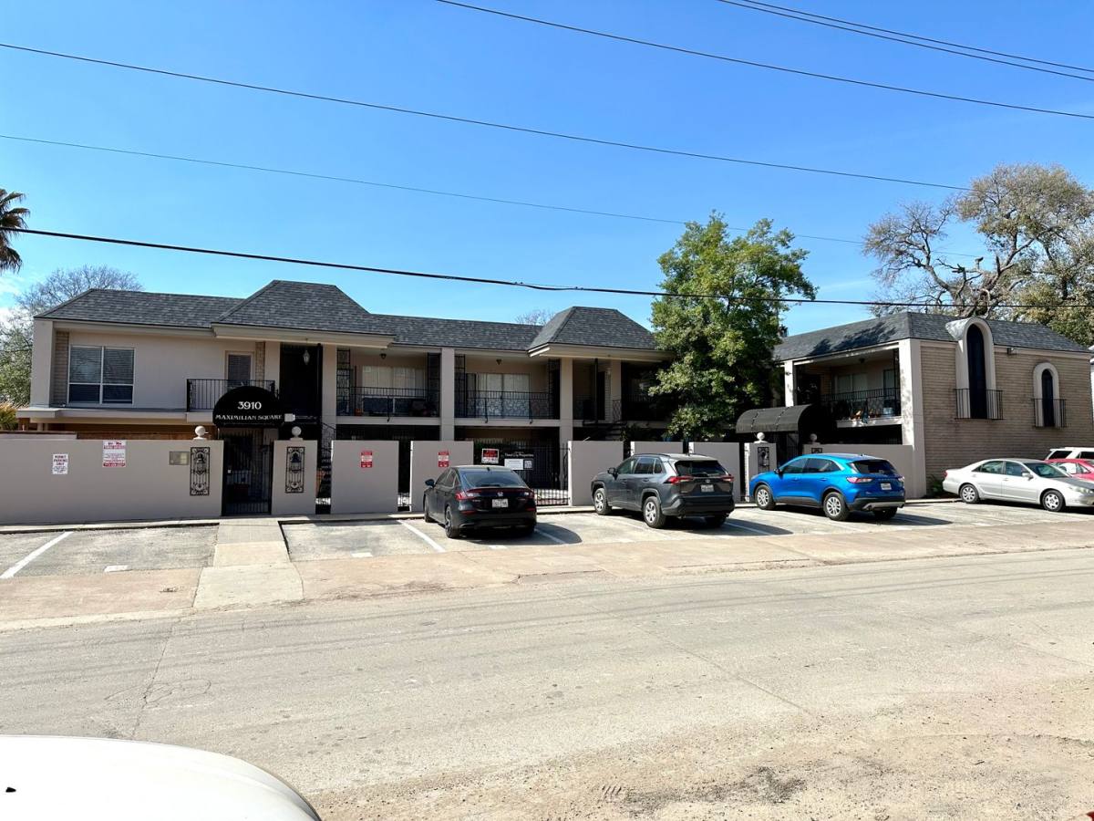 Apartment for rent at 3910 McDuffie, Houston, TX 77098