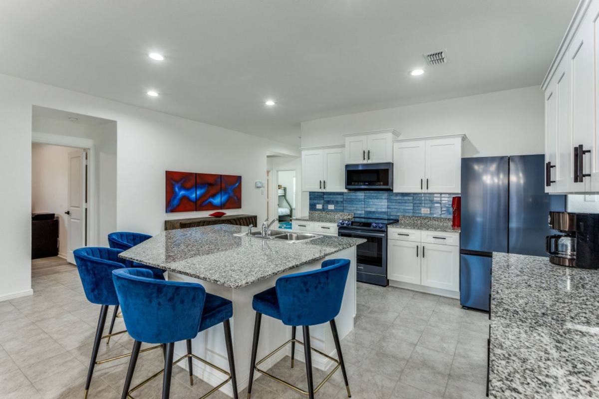 House for rent at 810 Wolf Creek Dr, Cleburne, TX 76033
