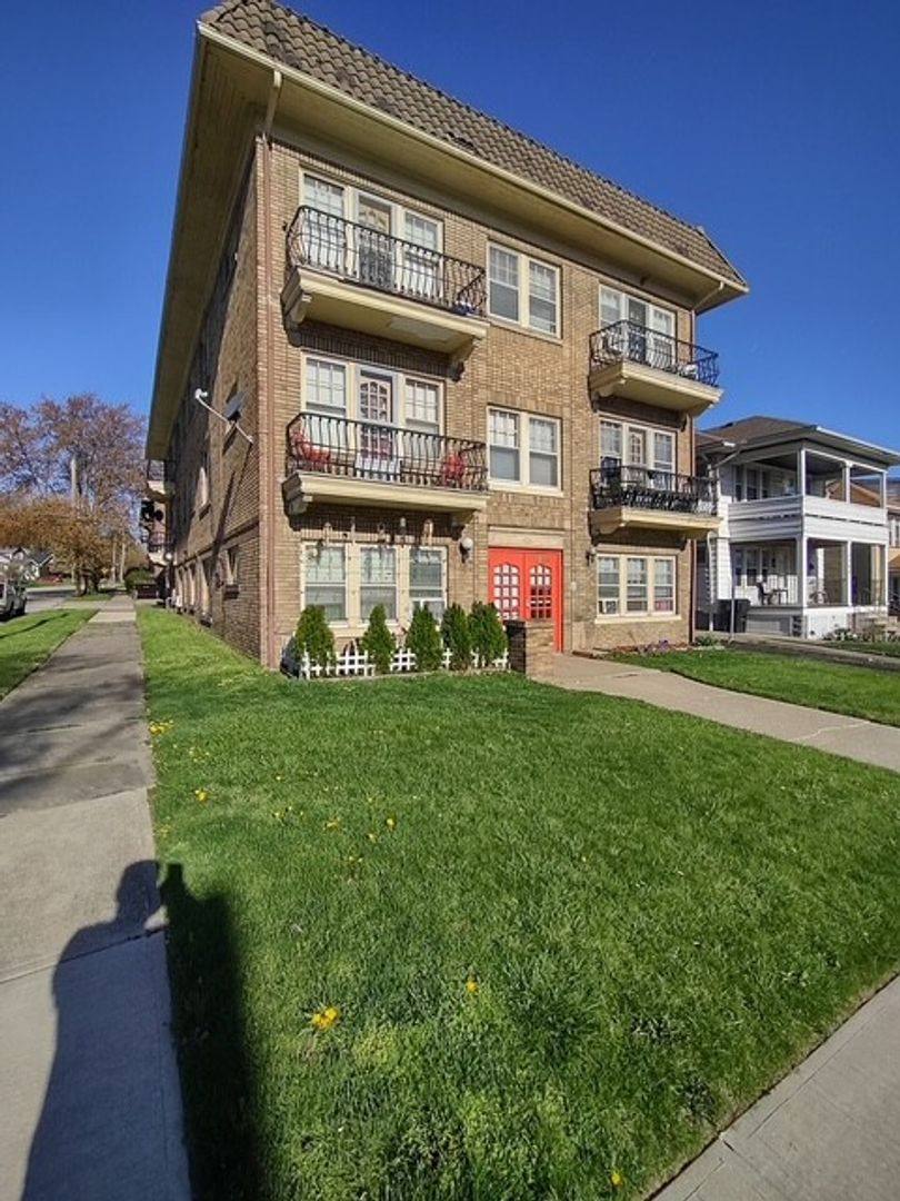 Apartment for rent at 3344 W 110th St, Cleveland, OH 44102