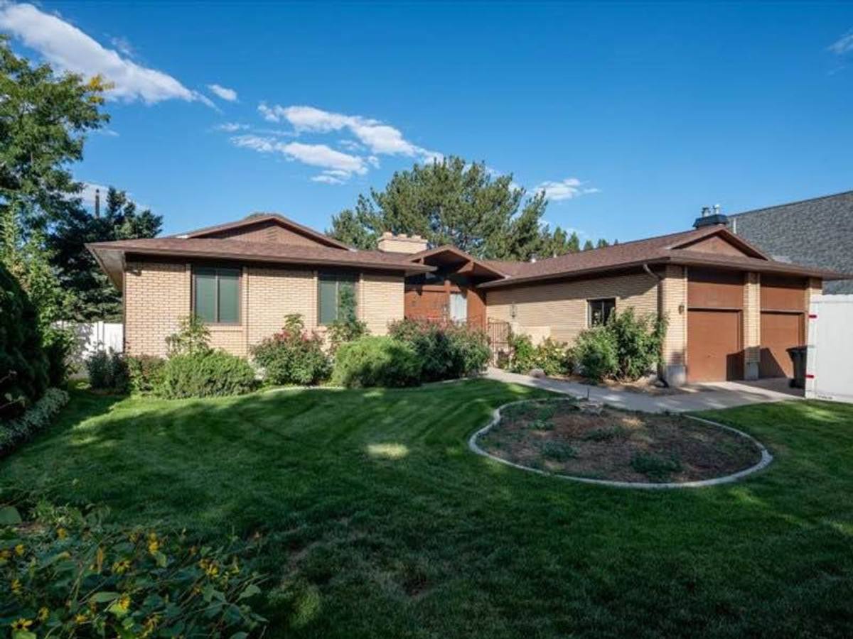 Apartment for rent at 6530 S Rothmoor Dr, Salt Lake City, UT 84121